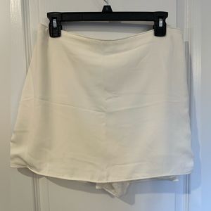NWT Abercrombie white mini skort
